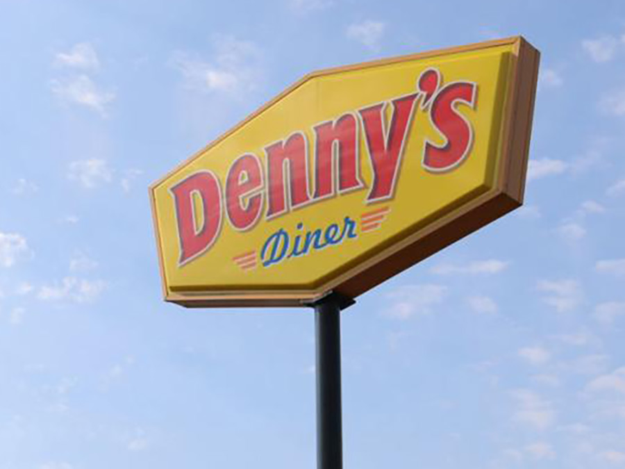 Denny’s Back in Curacao